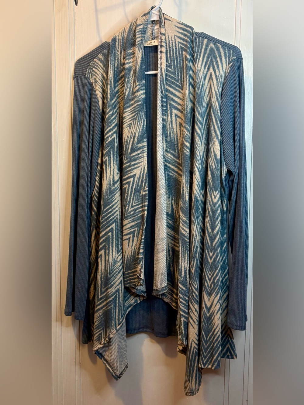 Again Women's Open Front Cardigan - Blue & Cream Pattern